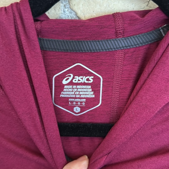 Asics Burgundy Long Sleeve Running Hoodie - Picture 2 of 3